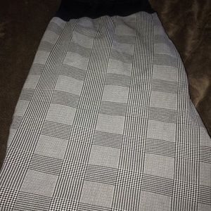 Old navy maternity dress  slacks black ,white 2xl